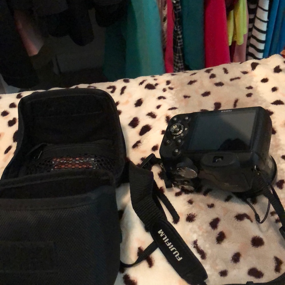 Fuji camera - Picture 5 of 6